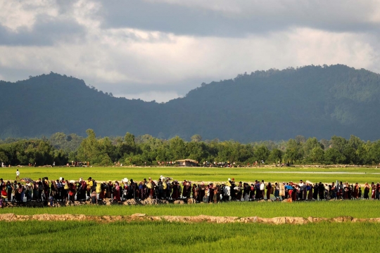 Gelombang ribuan pengungsi Rohingya tembus perbatasan Myanmar-Bangladesh