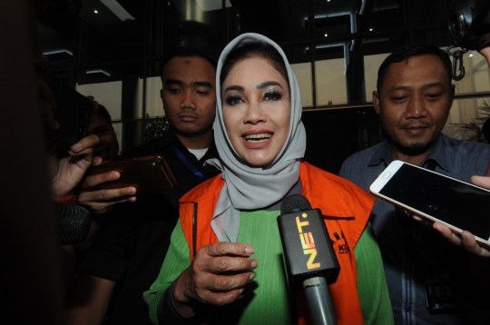 Wali Kota Tegal Siti Masitha Soeparno usai diperiksa KPK