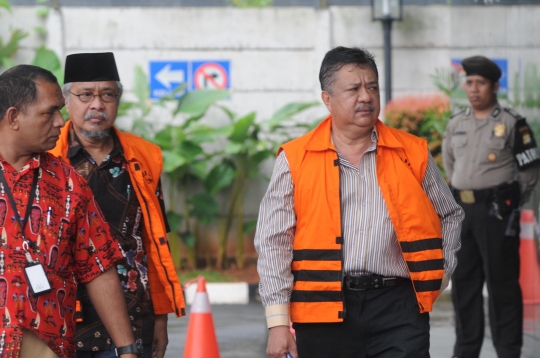 Gubernur Sulawesi Tenggara dan eks Ketua DPRD Banjarmasin diperiksa KPK