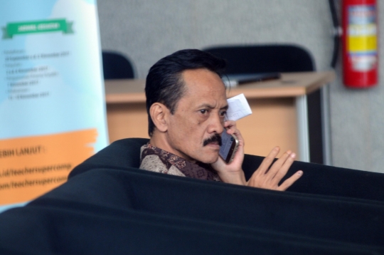 Terkait korupsi APBD, begini ekspresi anggota DPRD Malang saat menunggu diperiksa