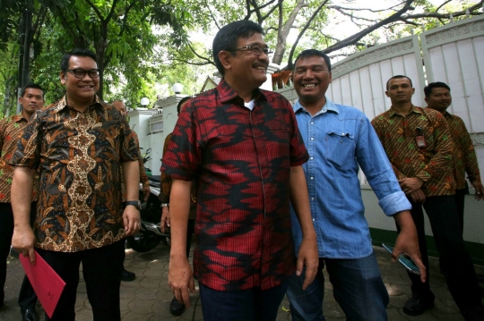 Bursa Cagub Jatim, Djarot hingga Emil Dardak sambangi rumah Megawati