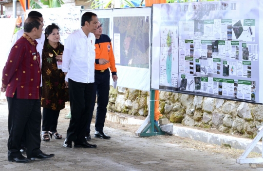 Kunjungi relokasi Sinabung, Jokowi merakyat dengan pengungsi