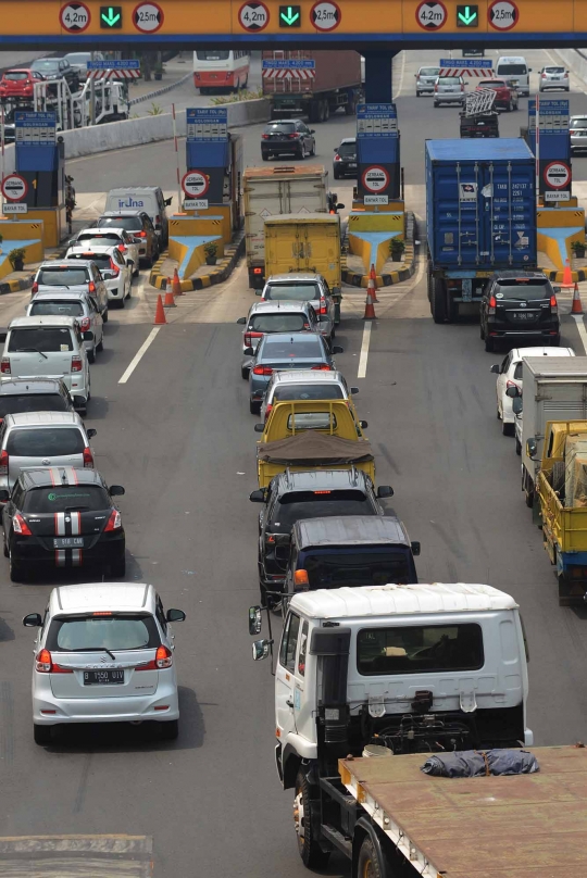 Mulai hari ini, pembelian e-money di gerbang tol gratis biaya kartu