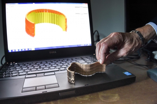 Intip pembuatan gelang emas dengan mesin cetak 3D