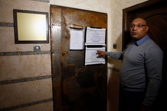 Israel gerebek dan tutup paksa 8 kantor berita Palestina