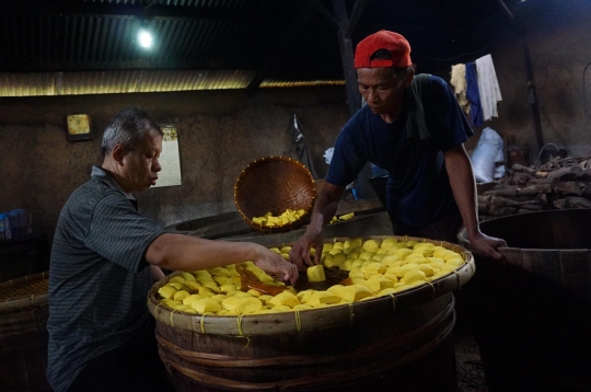 Intip pabrik pembuat tahu Serpong di Tangerang