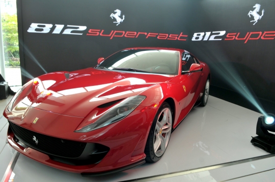 Ferrari 812 Superfast resmi mengaspal di Indonesia