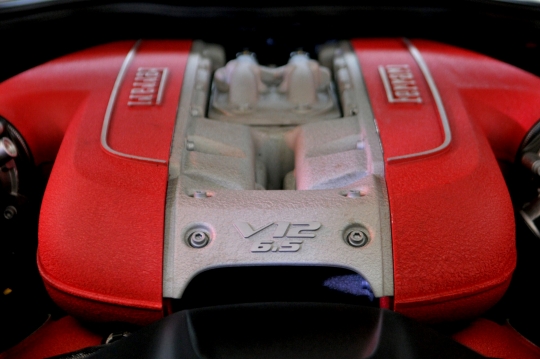 Ferrari 812 Superfast resmi mengaspal di Indonesia