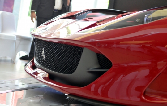 Ferrari 812 Superfast resmi mengaspal di Indonesia