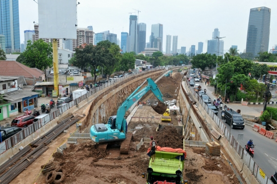 Penyelesaian proyek underpass Mampang-Kuningan terancam molor