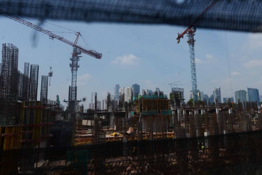 Memantau progres pembangunan Rusun Pasar Rumput