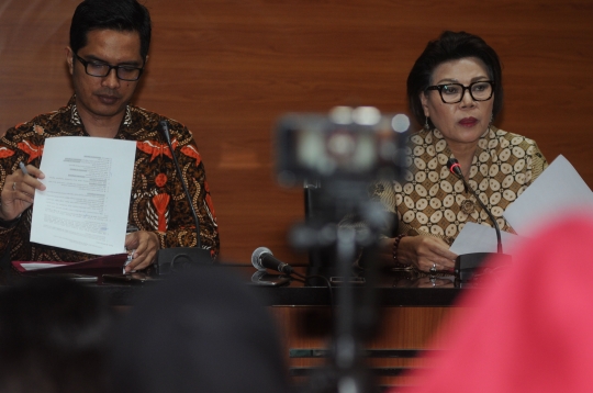 KPK pamerkan gepokan Rp 298 juta hasil OTT Bupati Nganjuk