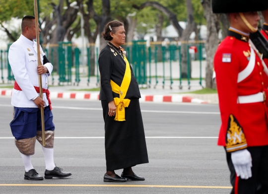 Putri-putri kerajaan Thailand di upacara kremasi Raja Bhumibol
