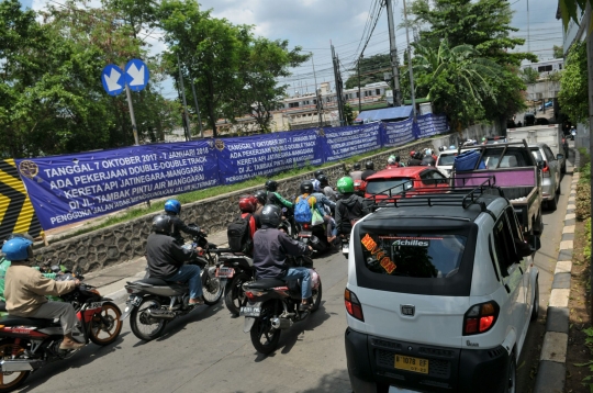 Imbas proyek Double Double Track, Jalan Tambak ditutup hingga 7 Januari