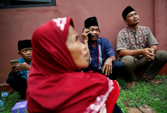 Gelisah kerabat menanti hasil DNA korban ledakan gudang petasan di Kosambi