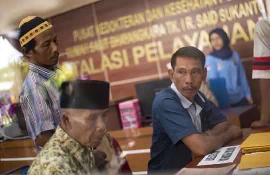 Gelisah kerabat menanti hasil DNA korban ledakan gudang petasan di Kosambi