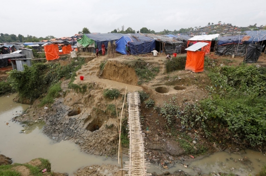 Sumur berlumpur jadi konsumsi sehari-hari warga Rohingya
