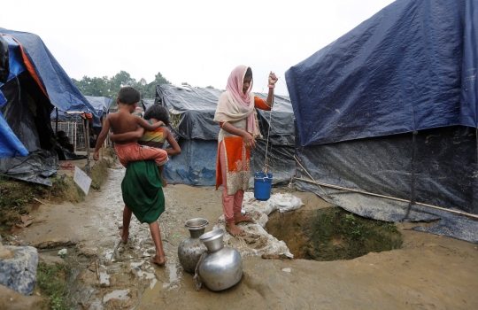 Sumur berlumpur jadi konsumsi sehari-hari warga Rohingya