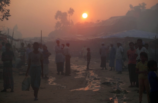 Menghayati sunrise di kamp pengungsi Rohingya