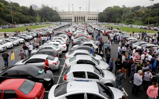 Gelar aksi protes, pengemudi Uber lumpuhkan jalanan Brasil