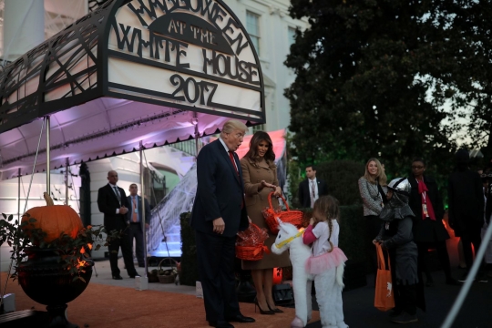 Melihat cara Trump rayakan Halloween di Gedung Putih