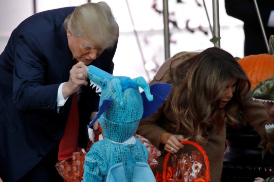 Melihat cara Trump rayakan Halloween di Gedung Putih