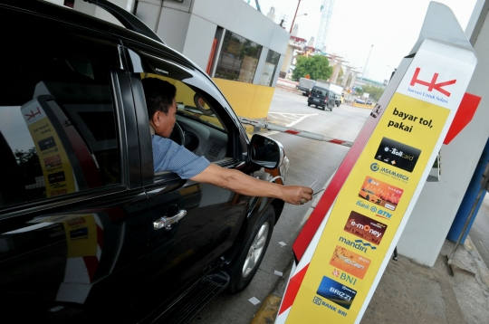 E-Toll diberlakukan di seluruh gerbang tol