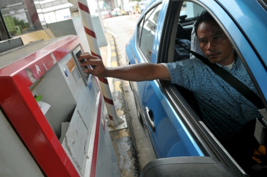 E-Toll diberlakukan di seluruh gerbang tol