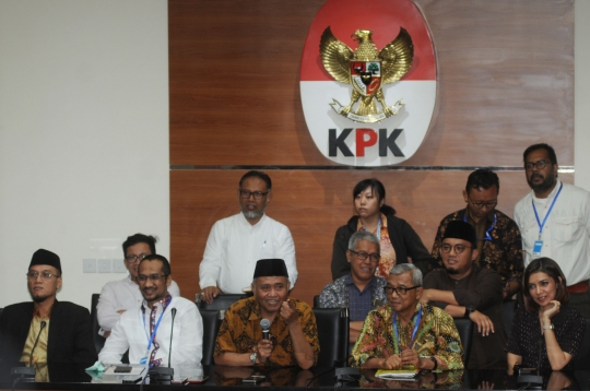 Mantan pimpinan KPK bergabung minta bentuk tim pencari fakta usut kasus Novel