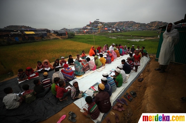 Foto : Potret anak pengungsi Rohingya mengaji di tengah 