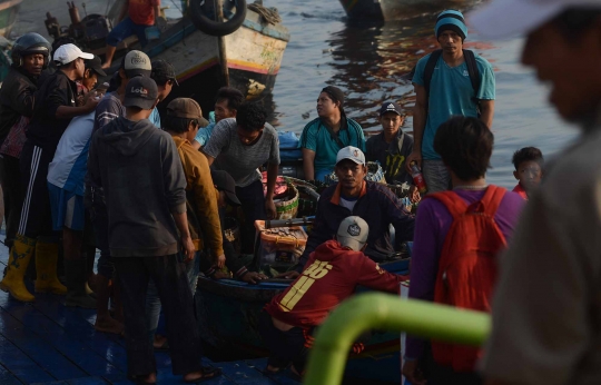 Akibat reklamasi dan limbah, tangkapan ikan di Teluk Jakarta berkurang