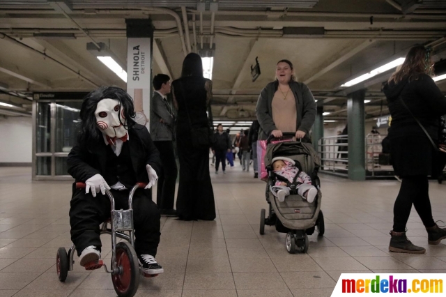  Foto  Ketika stasiun kereta di New York dipenuhi hantu  