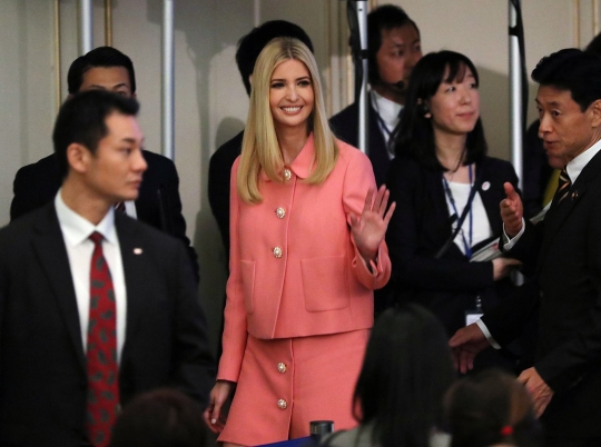 Rambut lurus Ivanka Trump tebar pesona di Majelis Wanita Sedunia di Tokyo
