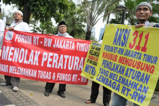 Forum RT RW se-Jakarta Timur gelar aksi di Balai Kota DKI