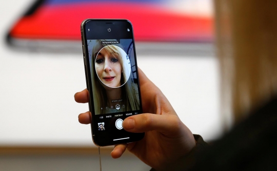Melihat cara kerja Face ID iPhone X deteksi wajah pemiliknya