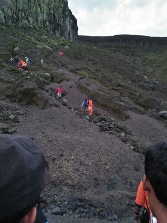 Kondisi 9 pendaki pasca terjebak di puncak Gunung Kelud