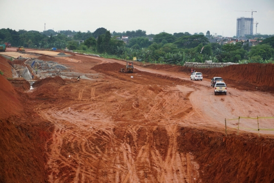 Pantau progres pembangunan tol Serpong-Kunciran