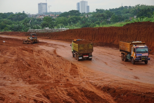 Pantau progres pembangunan tol Serpong-Kunciran