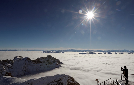 Pesona samudera awan di Gunung Saentis yang memukau
