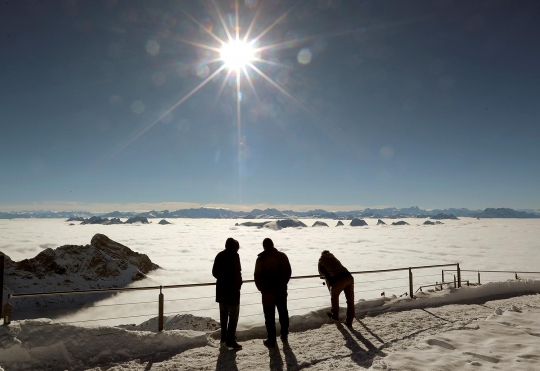 Pesona samudera awan di Gunung Saentis yang memukau
