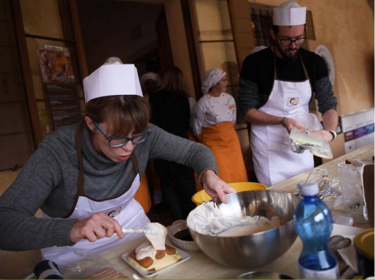 Ikuti Tiramisu World Cup pertama, 700 koki masak tiramisu di Treviso