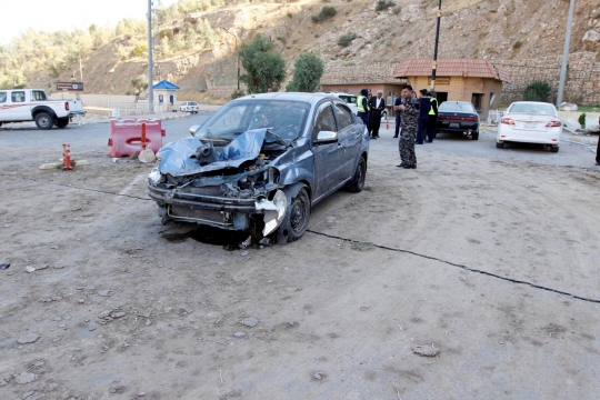 Batuan sebesar mobil berjatuhan saat gempa di Irak