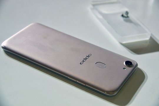 Melihat peluncuran smartphone canggih Oppo F5