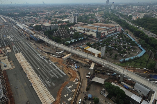 Pandangan udara progres pembangunan depo MRT di Lebak Bulus