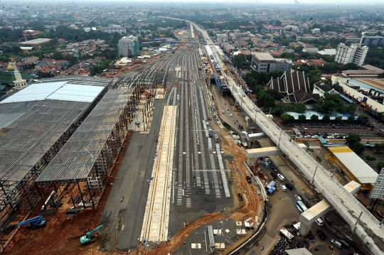 Pandangan udara progres pembangunan depo MRT di Lebak Bulus