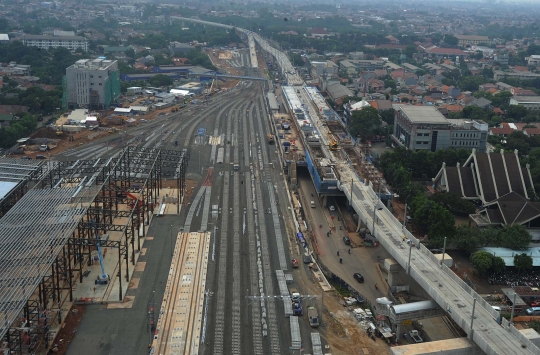 Pandangan udara progres pembangunan depo MRT di Lebak Bulus