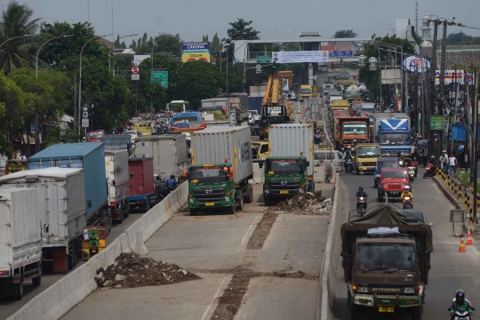 Memantau progres pembangunan ruas Tol Kelapa Gading-Pulogebang