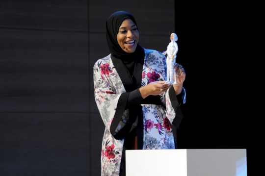 Terinspirasi atlet anggar, ini Barbie hijab pertama yang siap rilis di AS