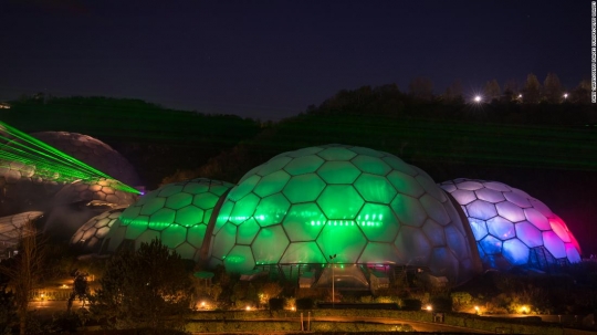 Eden Project, hutan indoor terbesar di dunia dengan 3.000 jenis flora