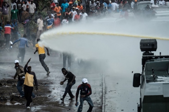Mencekam, bentrokan antar massa dan polisi pecah saat sambut oposisi Kenya